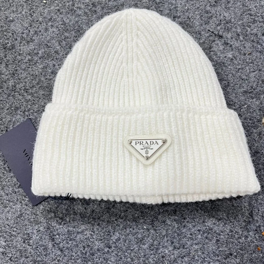 Prada cap - Picture 1 of 4